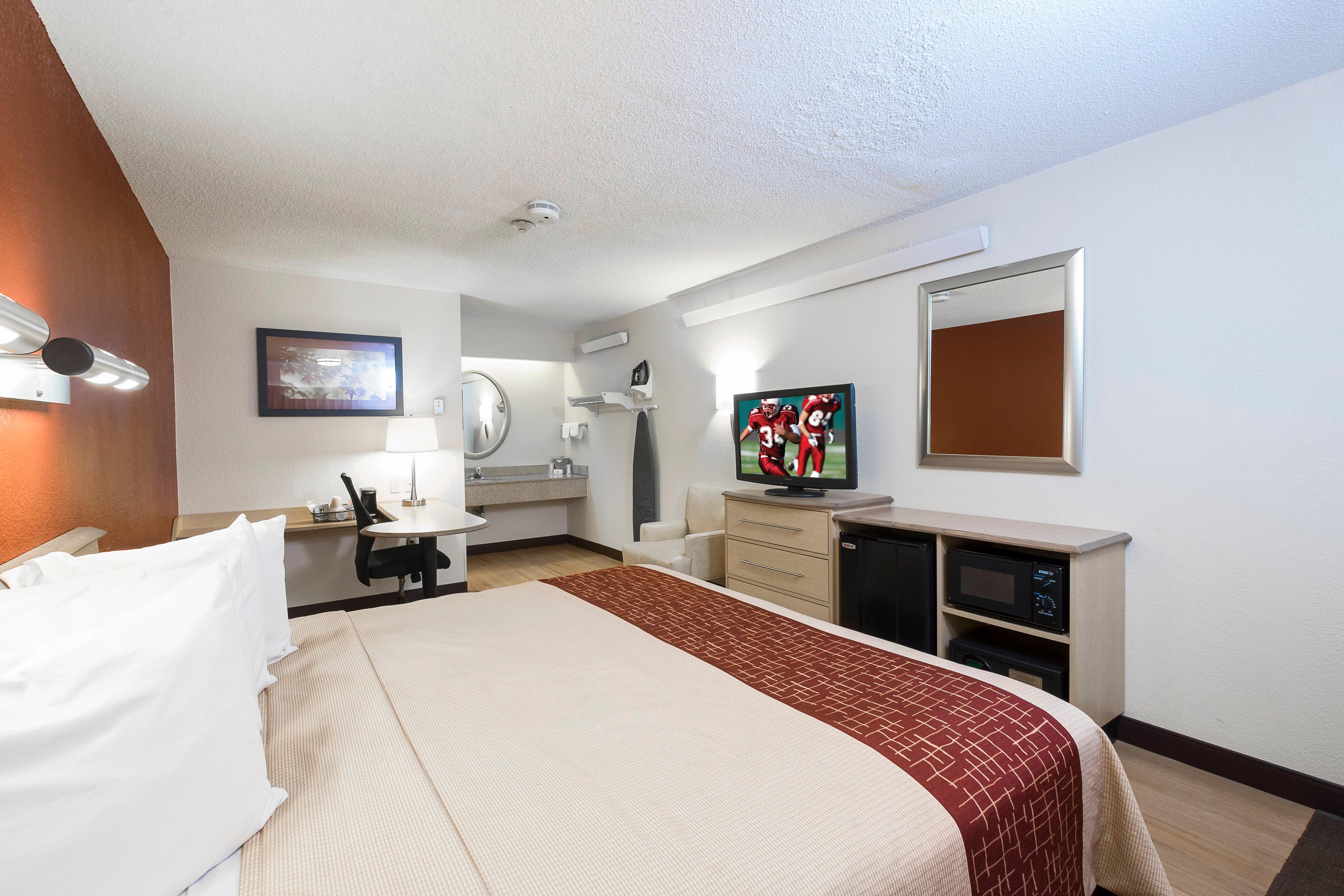 Red Roof Inn Boston - Southborough/Worcester Экстерьер фото